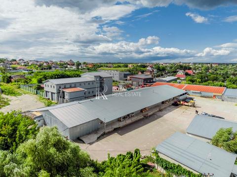 комерційна за адресою Соборна вул., 35