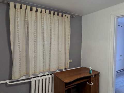 будинок за адресою Листопадна вул.