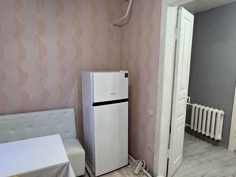 будинок за адресою Листопадна вул.