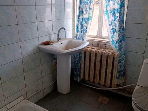 будинок за адресою смт. Бабаї, Коротка