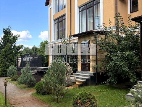 будинок за адресою Лобановського вул.
