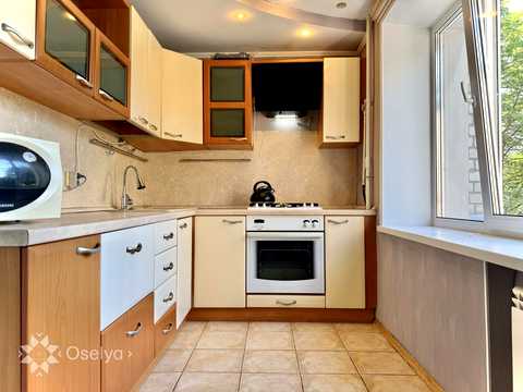 квартира по адресу Строителей ул., 27-А