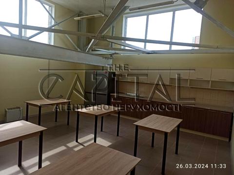 комерційна за адресою Усенка Павла вул., 8