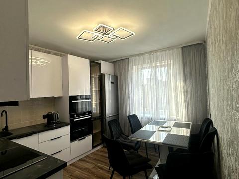 квартира за адресою Молоді просп., 10