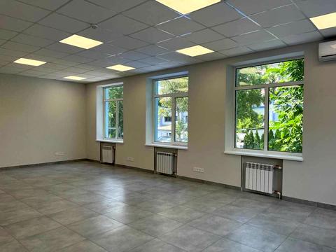 комерційна за адресою Голосіївська вул., 17