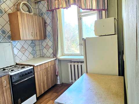 квартира за адресою Льва Ландау просп. (50-річчя СРСР), 241