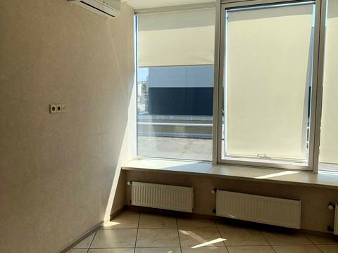 комерційна за адресою Королеви Єлизавети ІІ вул. (Глинки), 2
