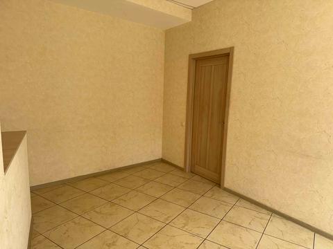 комерційна за адресою Королеви Єлизавети ІІ вул. (Глинки), 2