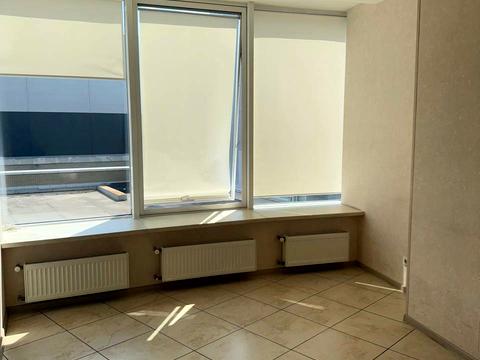 комерційна за адресою Королеви Єлизавети ІІ вул. (Глинки), 2