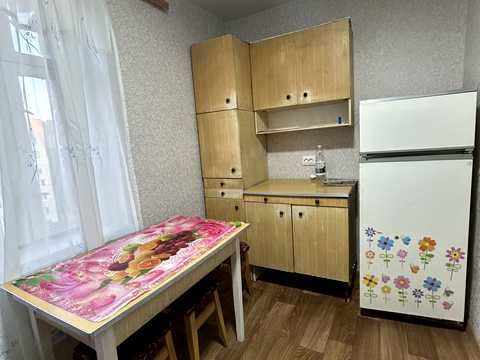 квартира за адресою Михайла Лушпи просп. (Космонавтів), 42