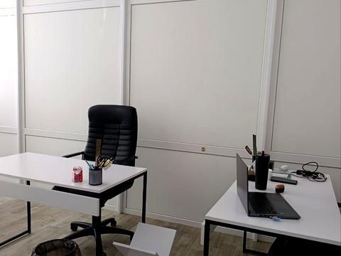 комерційна за адресою Чорновола вул., 136