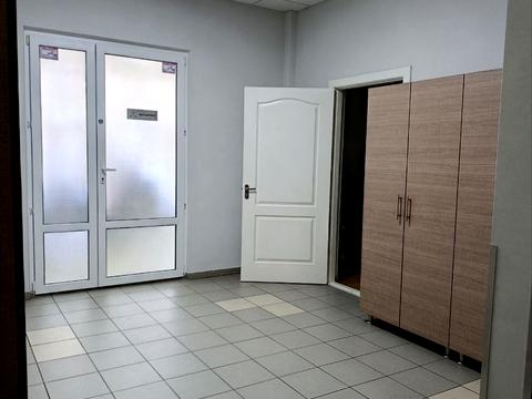 комерційна за адресою Чорновола вул., 136