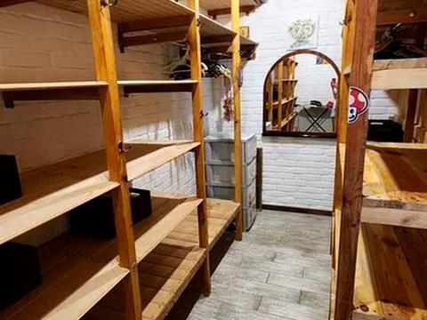 будинок за адресою с. Розсошенці, Центральна вул., 6