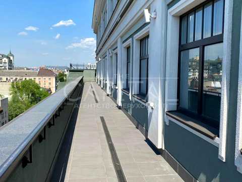 комерційна за адресою Спаська вул., 27
