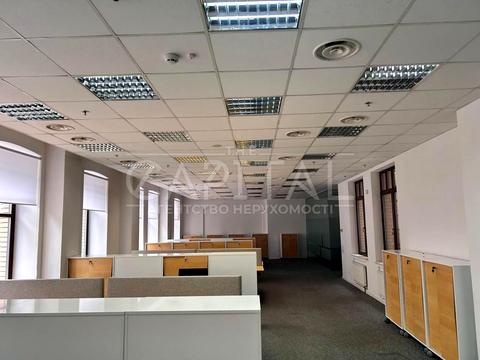 комерційна за адресою Михайлівська вул., 6-А