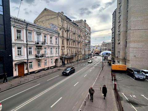 комерційна за адресою Михайлівська вул., 6-А