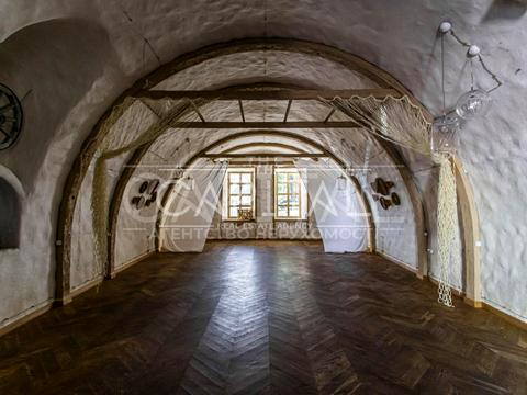 комерційна за адресою Лесі Українки бульв., 14