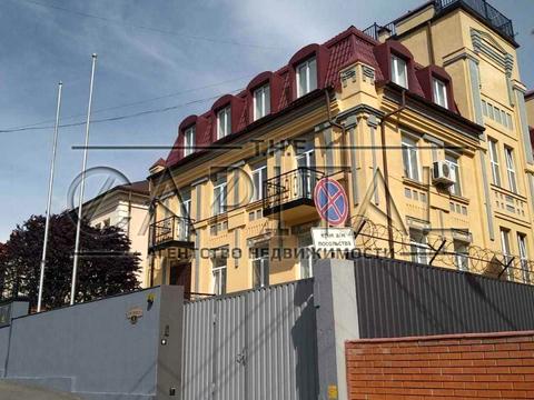 коммерческая по адресу Князя Владимира Мономаха ул. (Отто Шмідта), 8
