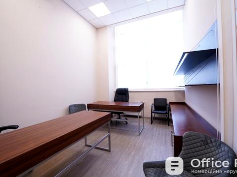комерційна за адресою Жилянська вул., 59