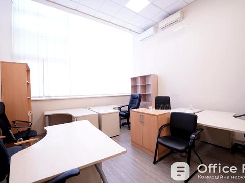 комерційна за адресою Жилянська вул., 59