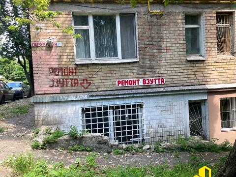 комерційна за адресою Тетянинська вул. (Леваневського), 4