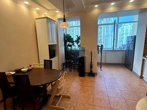 квартира по адресу Довженко ул., 6а