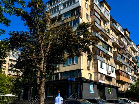 комерційна за адресою Ореста Левицького вул. (Академіка Курчатова), 20