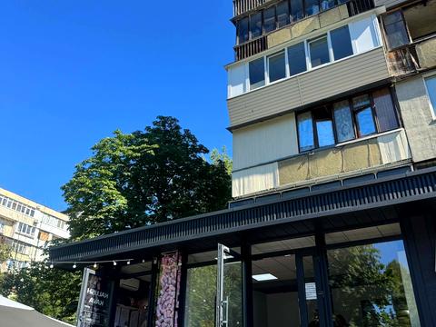 комерційна за адресою Ореста Левицького вул. (Академіка Курчатова), 20