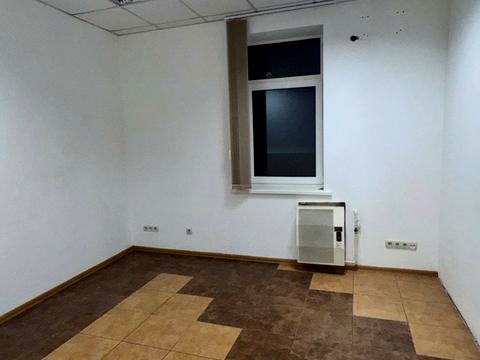 комерційна за адресою Небесної Сотні вул. (Леніна), 4А