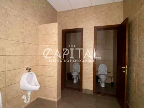 коммерческая по адресу Лесі Українки пл., 30