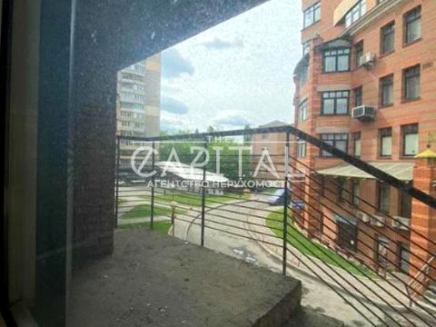 коммерческая по адресу Лесі Українки пл., 30