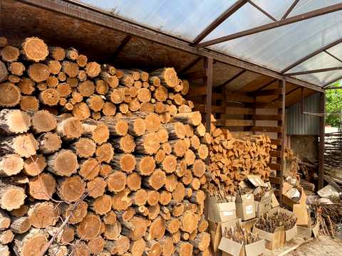 будинок за адресою Центральна вул., 10