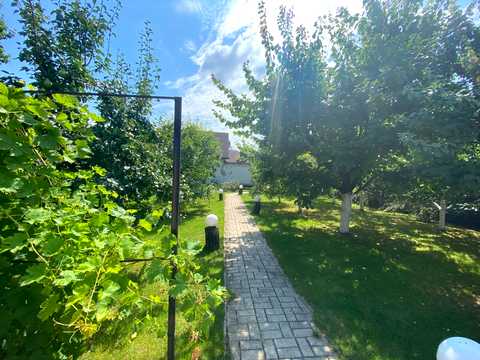 будинок за адресою Центральна вул., 10