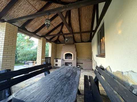 будинок за адресою Центральна вул., 10