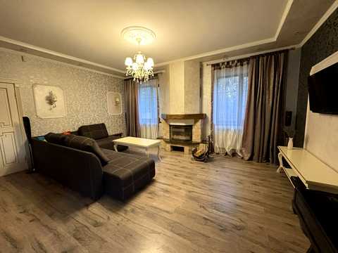 будинок за адресою Центральна вул., 10