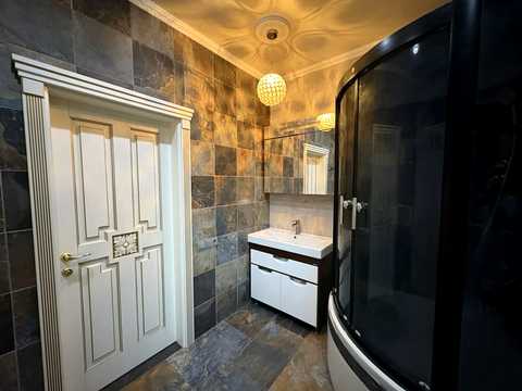 будинок за адресою Центральна вул., 10