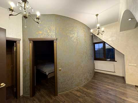 будинок за адресою Центральна вул., 10