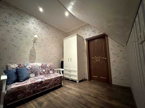 будинок за адресою Центральна вул., 10