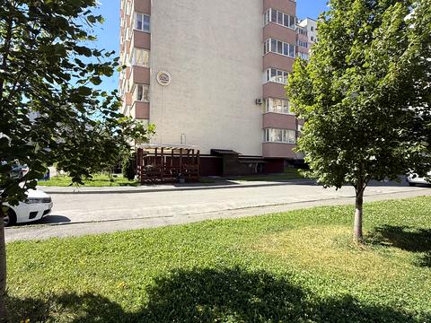 комерційна за адресою Лесі Українки вул., 12