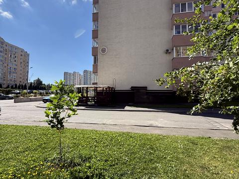 комерційна за адресою Лесі Українки вул., 12