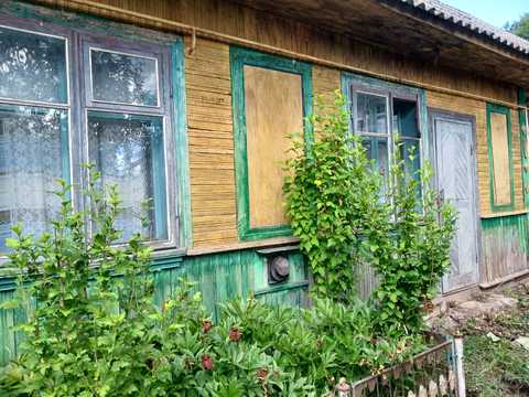 будинок за адресою с. Озеряни, Залізнична, 18