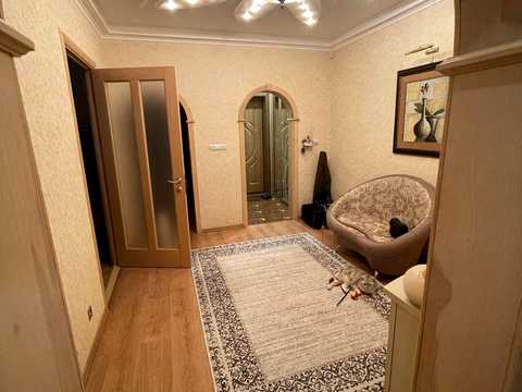 квартира за адресою Ревуцького вул., 4