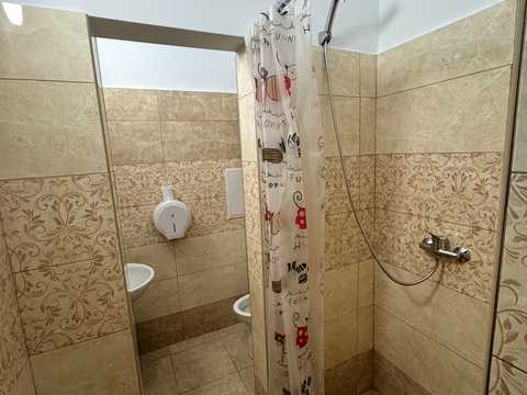 комерційна за адресою Леоніда Перфецького вул., 3
