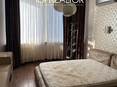 квартира за адресою Отакара Яроша пров., 16