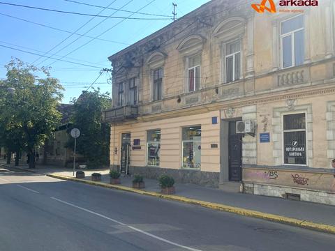 комерційна за адресою Євгена Коновальця вул., 30