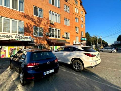 коммерческая по адресу Довженка ул., 13