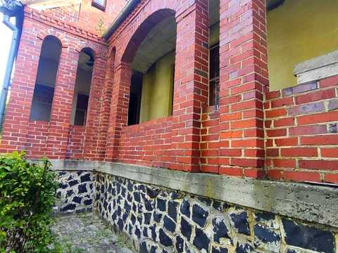 будинок за адресою с. Озеряни, Молодіжна