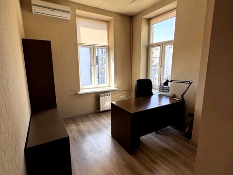 комерційна за адресою Олександра Кониського вул., 82