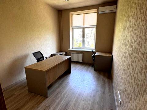 комерційна за адресою Олександра Кониського вул., 82