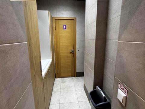 комерційна за адресою Олександра Кониського вул., 82